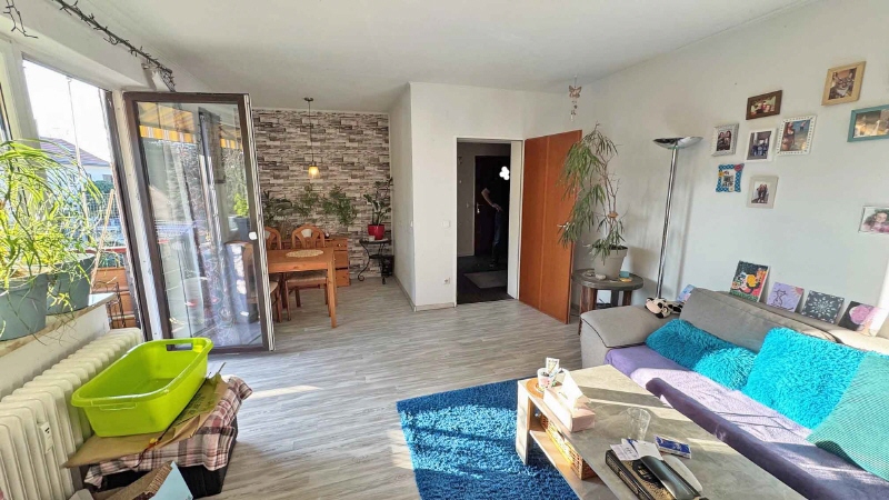 Wohnzimmer-mit-Essbereich