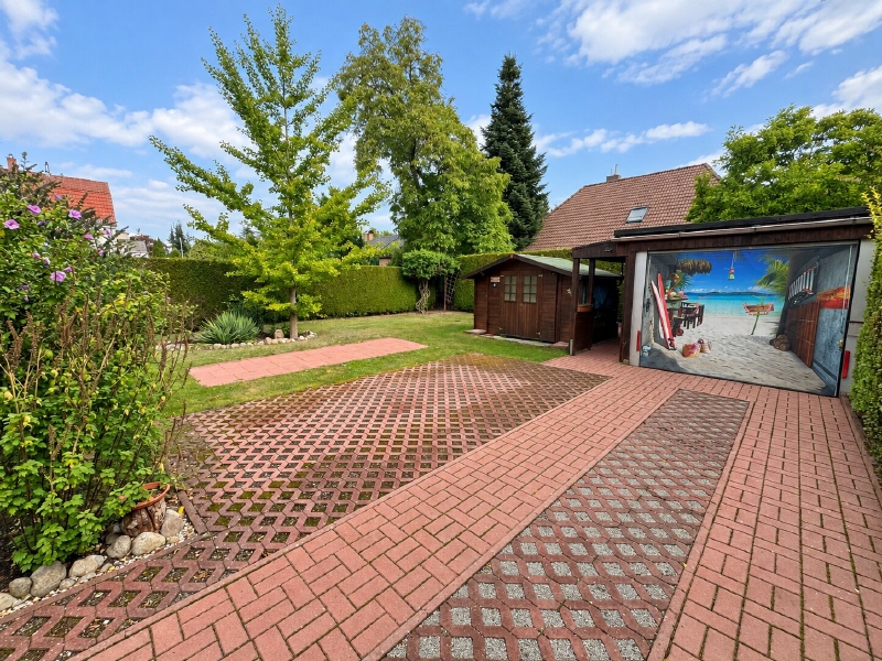 Garage + Stellplatz