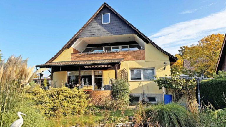 Berlin - VERKAUFT - großzügiges Einfamilienhaus mit großem Grundstück
