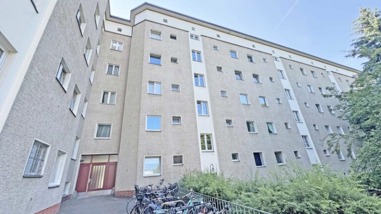 Berlin - freie Wohnung direkt am Flughafen Tempelhof