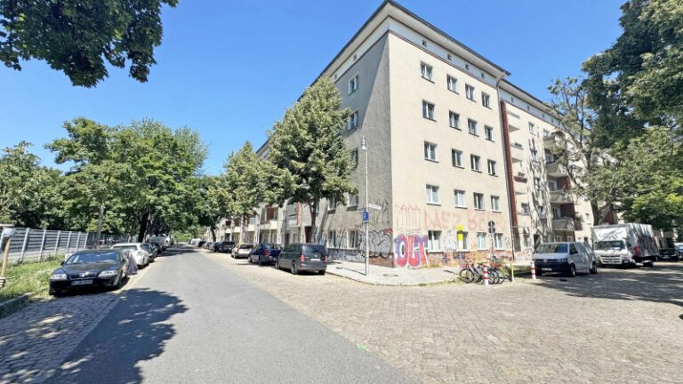 Berlin - freie Wohnung , direkt am Flugfeld Tempelhof