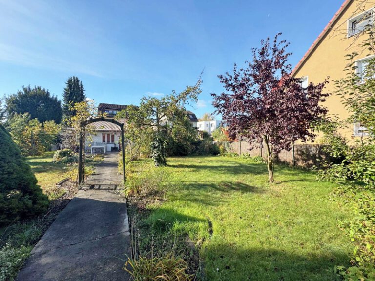 Berlin - Baugrundstück im beliebten Blumenviertel – ruhig, sonnig, ideal gelegen